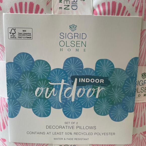 Sigrid Olsen Pink Seashell Indoor Outdoor Pillows 18x18 2pk Coastal Decor NEW - Picture 8 of 13